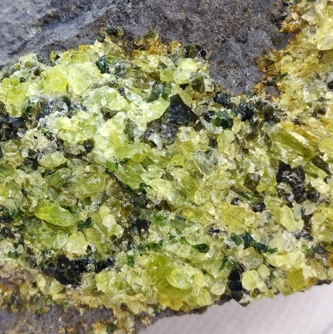 Olivín, klinopyroxen